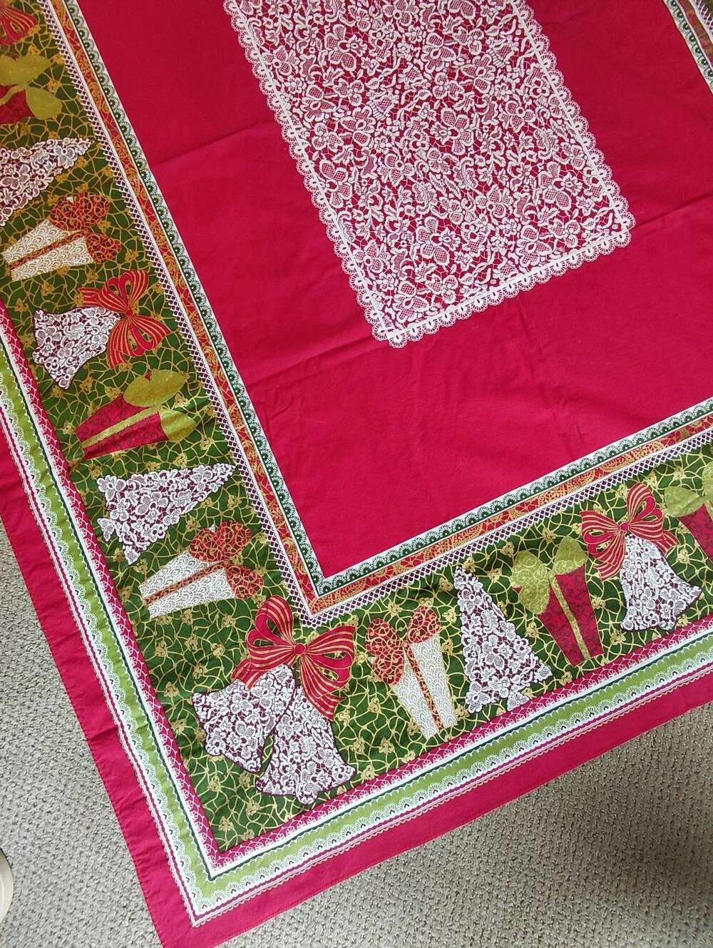 CHRISTMAS TABLECLOTH